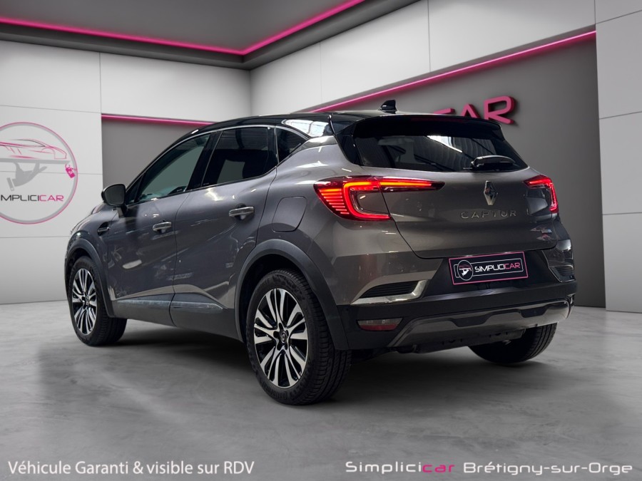 RENAULT d'occasion CAPTUR 1.6 E-TECH PLUG-IN 160 Initiale Paris de