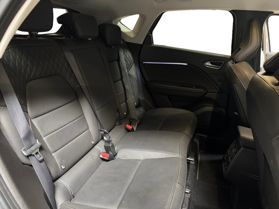 RENAULT d'occasion CAPTUR 1.6 E-TECH PLUG-IN 160 Initiale Paris de