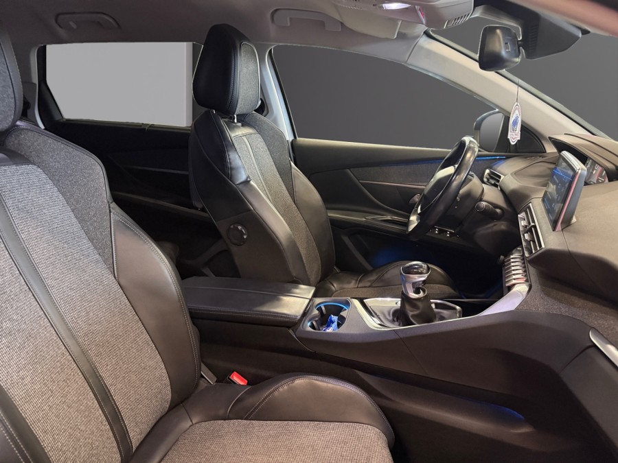 PEUGEOT d'occasion 5008 II 1.6 BLUE HDI 120 ACTIVE de 2017 Andrezieux