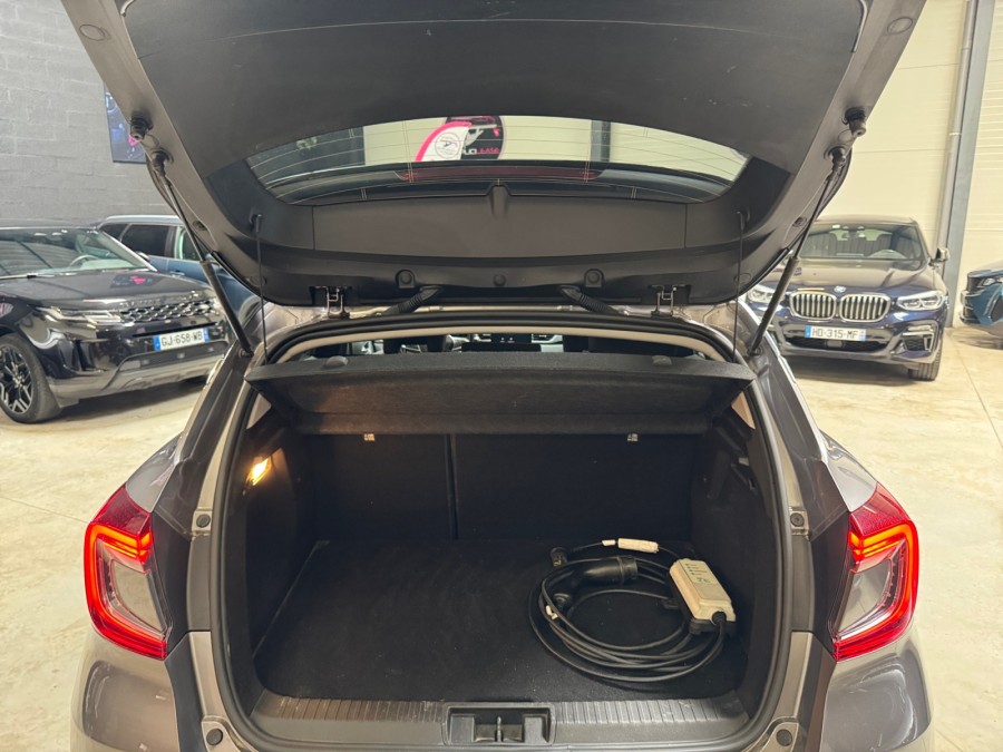 RENAULT d'occasion CAPTUR 1.6 E-TECH PLUG-IN 160 Initiale Paris de