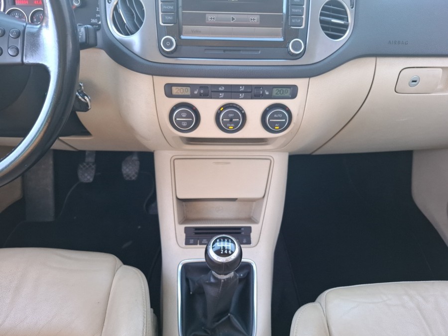VOLKSWAGEN d'occasion TIGUAN 2.0 TDI 140 CARAT de 2009 Le Puy en