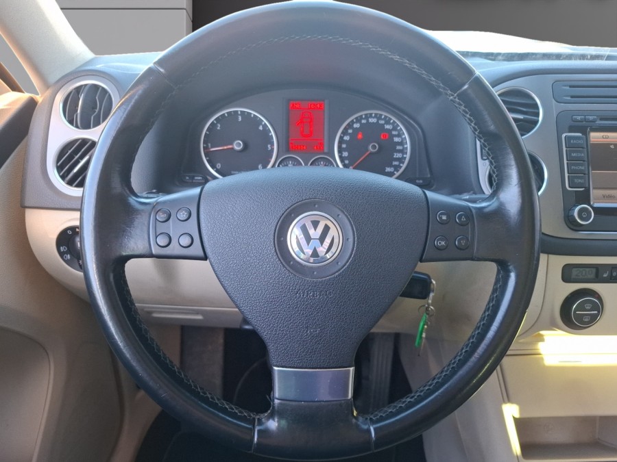 VOLKSWAGEN d'occasion TIGUAN 2.0 TDI 140 CARAT de 2009 Le Puy en