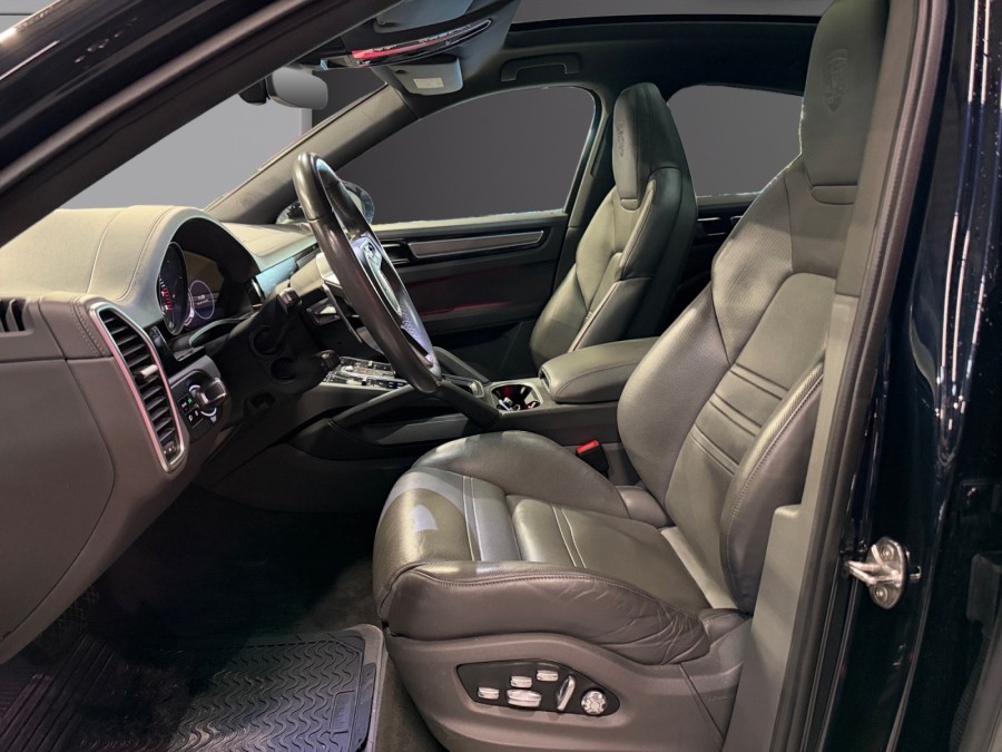 PORSCHE d'occasion CAYENNE 3.0 V6 E-HYBRID COUPE PLATINIUM EDITION de