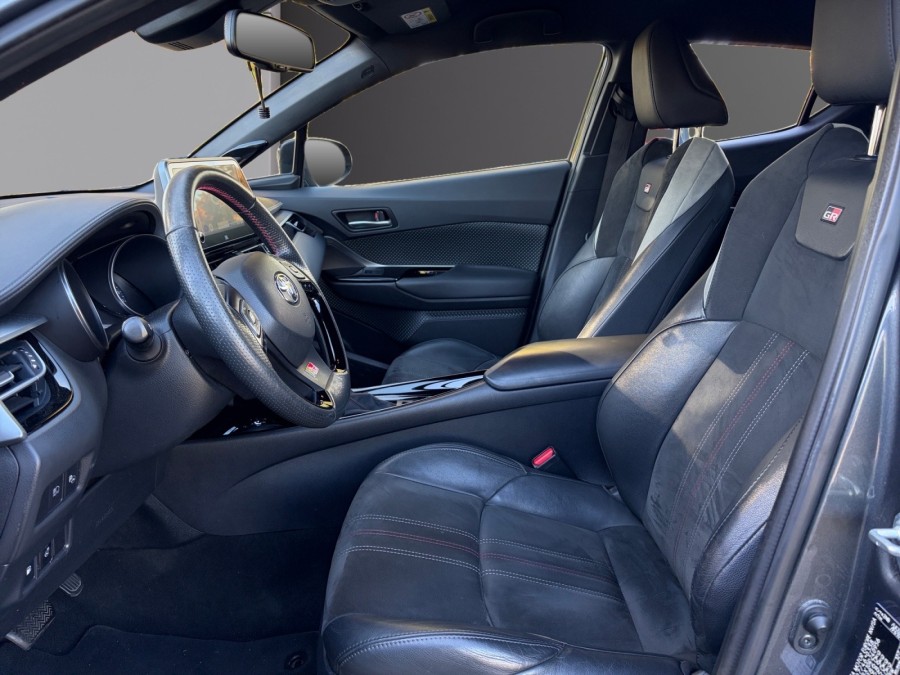 TOYOTA d'occasion CHR 1.8 HYBRIDE 122H GR SPORT de 2023 Nord Isère