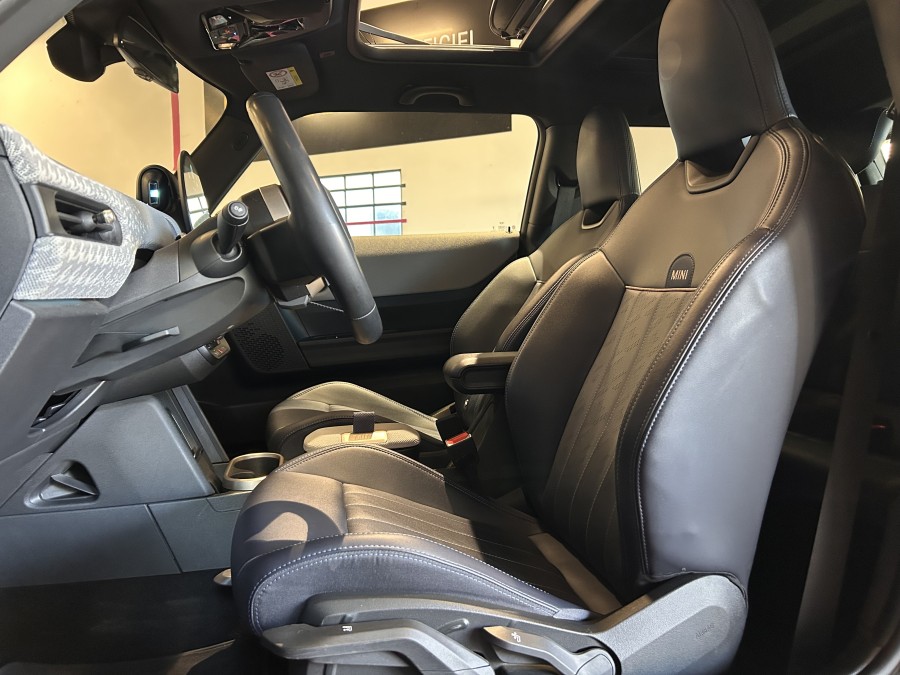MINI d'occasion MINI 1.5 COOPER C 156 ESSENTIAL DKG de 2024 Aix Les