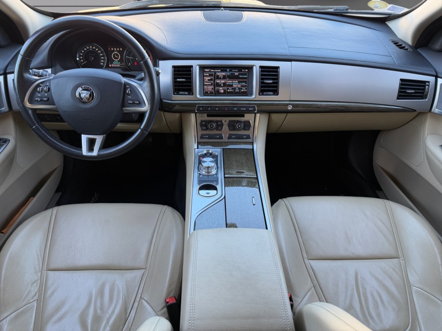 JAGUAR d'occasion XF 2.2 D 200ch Luxe Premium de 2015 Toulon Est (83)﻿