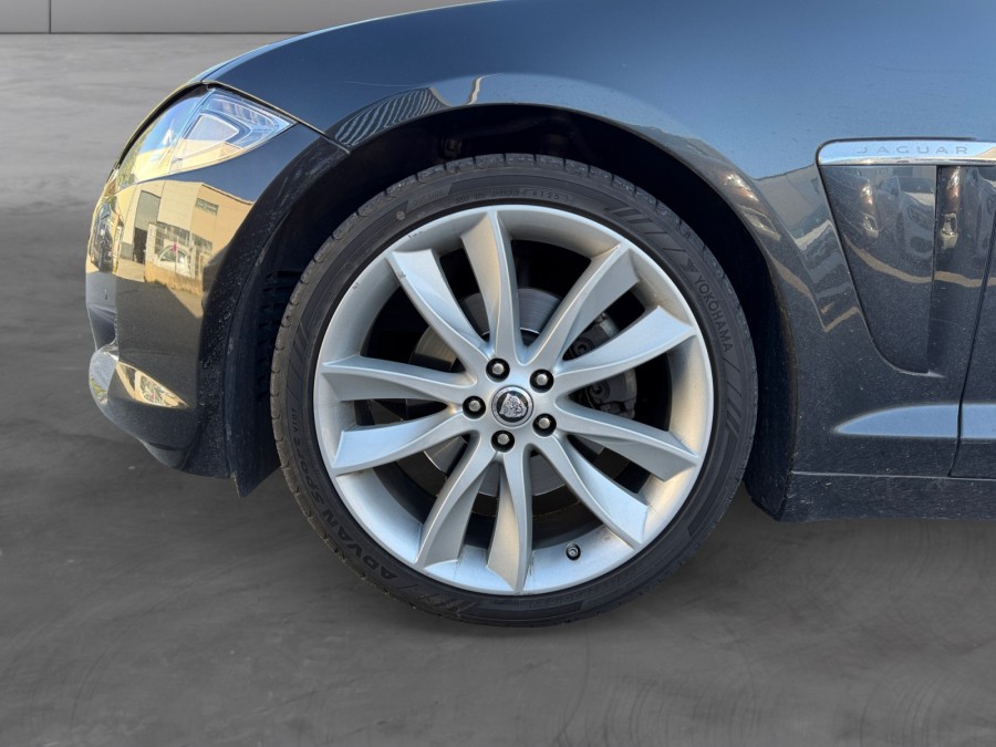 JAGUAR d'occasion XF 2.2 D 200ch Luxe Premium de 2015 Toulon Est (83)﻿