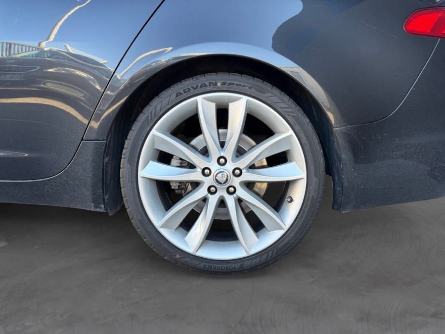 JAGUAR d'occasion XF 2.2 D 200ch Luxe Premium de 2015 Toulon Est (83)﻿