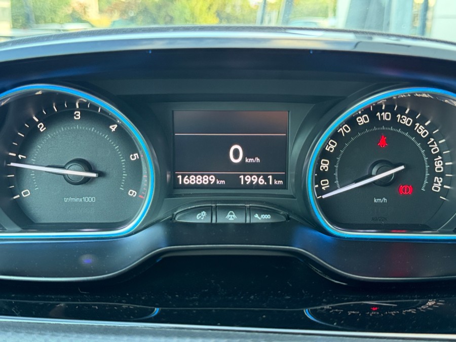 PEUGEOT d'occasion 2008 1.6 e-HDi115 FAP Féline Titane de 2013 Toulon