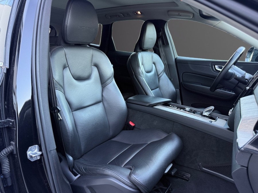 VOLVO d'occasion XC60 T8 TWIN ENGINE INSCRIPTION de 2019 La Ciotat