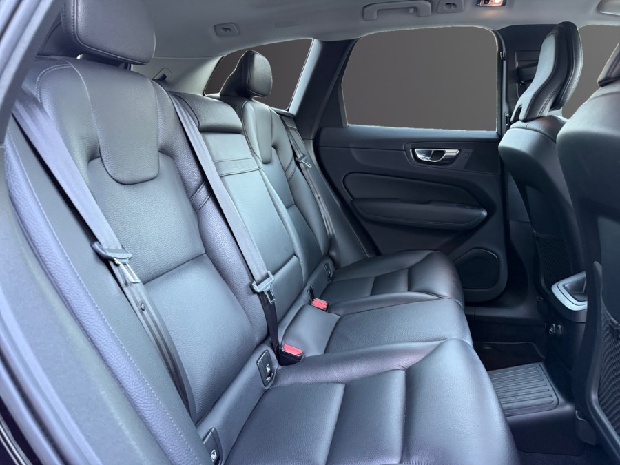 VOLVO d'occasion XC60 T8 TWIN ENGINE INSCRIPTION de 2019 La Ciotat