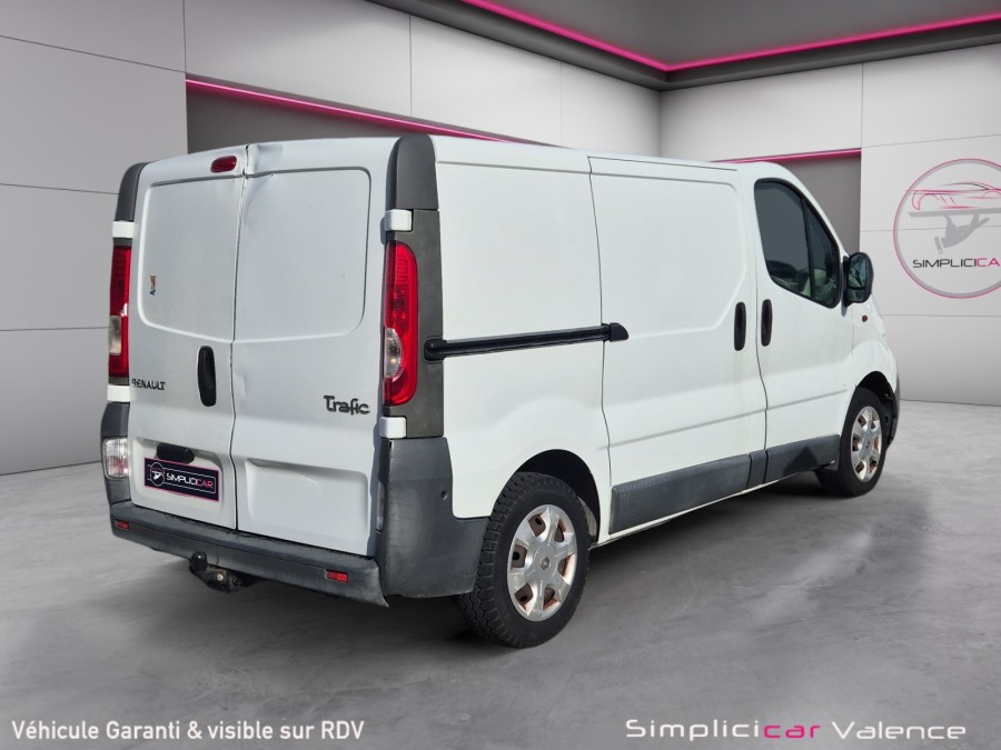 RENAULT d'occasion TRAFIC L1H1 1000 1.9 dCi 100ch de 2006 Valence