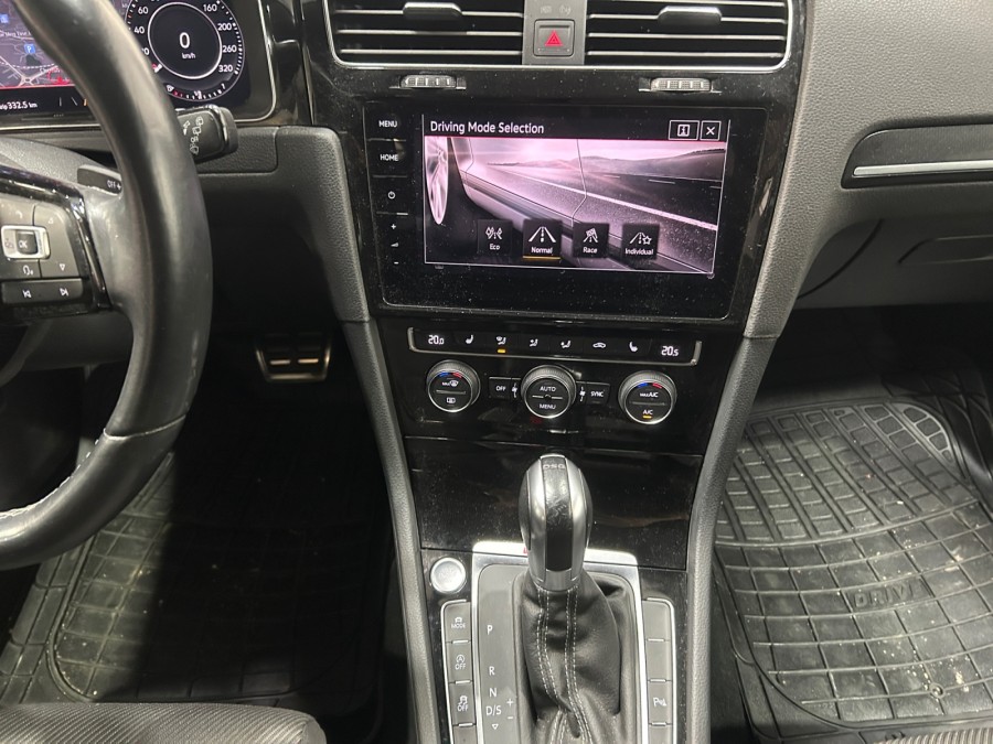 VOLKSWAGEN d'occasion GOLF 2.0 TSI 310 R 4MOTION DSG de 2018 Lyon