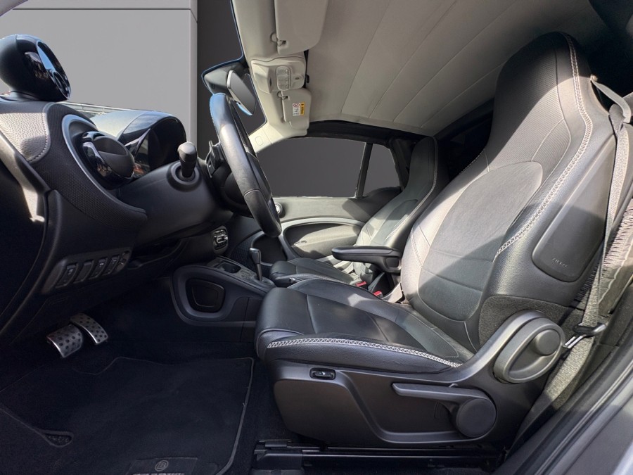 SMART d'occasion Fortwo Cabriolet 109ch Brabus Xclusive twinamic de