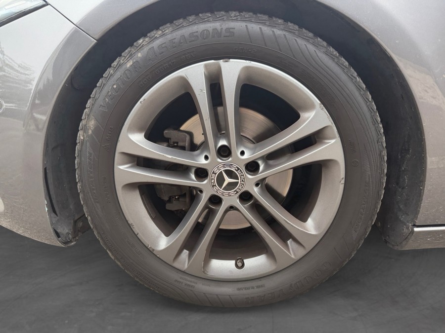 MERCEDES d'occasion A 180 d 116ch Style Line 7G-DCT de 2018 Lyon Nord