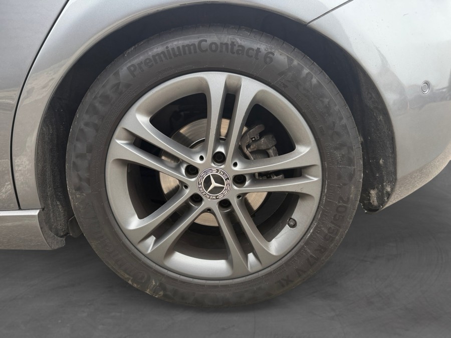 MERCEDES d'occasion A 180 d 116ch Style Line 7G-DCT de 2018 Lyon Nord