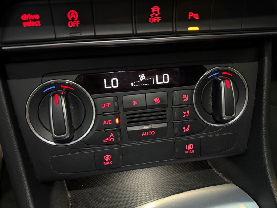 AUDI d'occasion Q3 QUATTRO S-LINE de 2017 La Ciotat (13)﻿