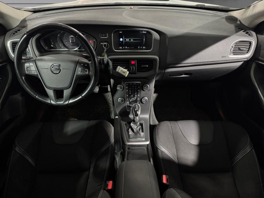 VOLVO d'occasion V40 D3 150 Momentum de 2016 Meximeux (01)﻿