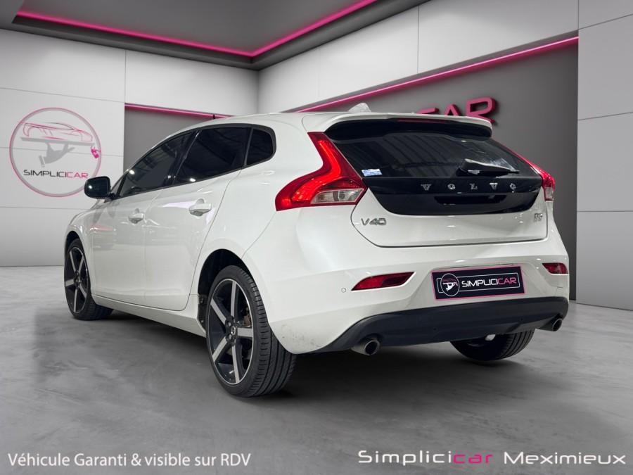 VOLVO d'occasion V40 D3 150 Momentum de 2016 Meximeux (01)﻿
