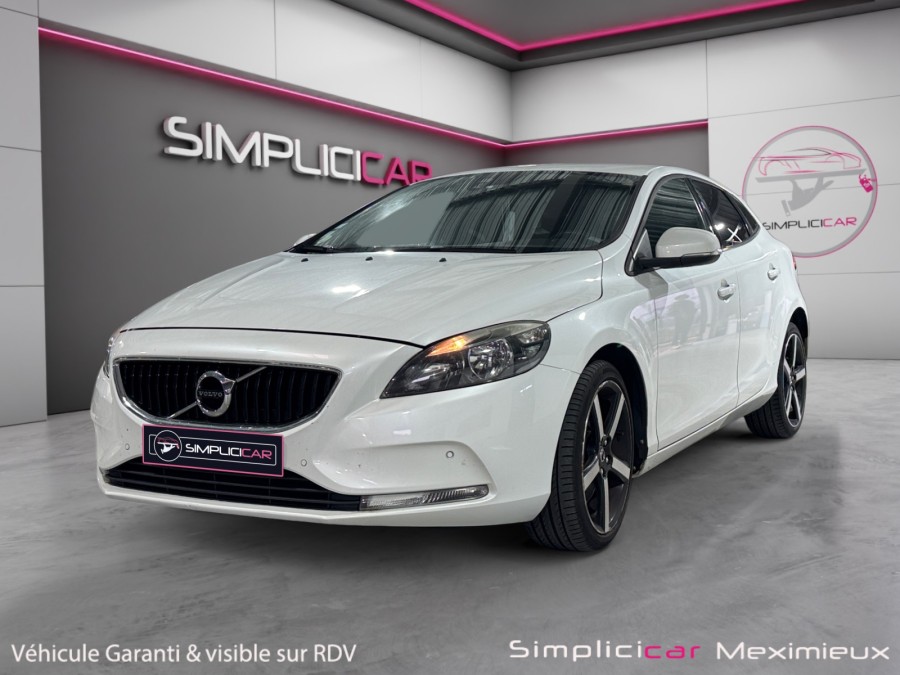 VOLVO d'occasion V40 D3 150 Momentum de 2016 Meximeux (01)﻿