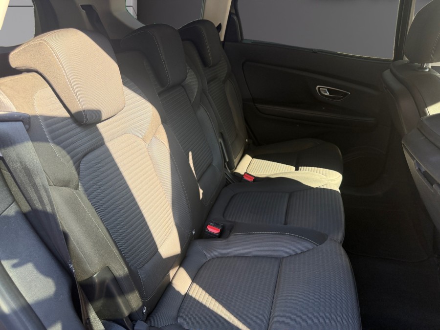 RENAULT d'occasion SCENIC GRAND 1.5 DCI 110 INTENS de 2017 Nord Isère