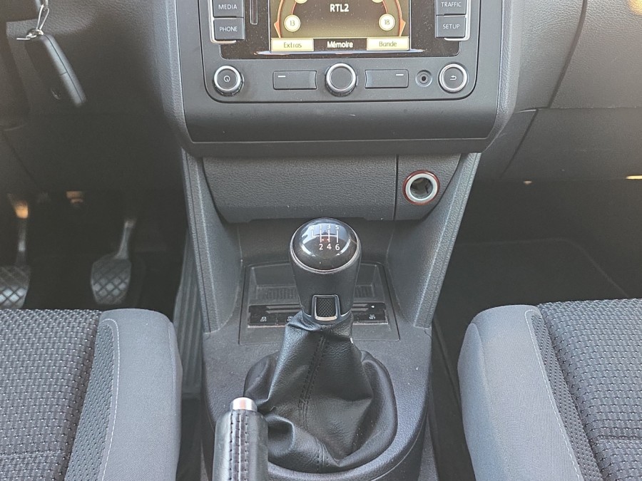 VOLKSWAGEN d'occasion TOURAN 1.6 TDI 105ch FAP Confortline de 2015