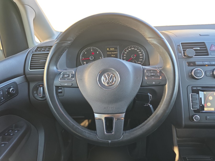 VOLKSWAGEN d'occasion TOURAN 1.6 TDI 105ch FAP Confortline de 2015