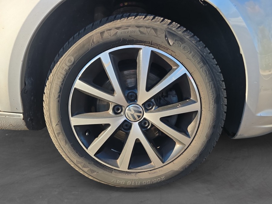 VOLKSWAGEN d'occasion TOURAN 1.6 TDI 105ch FAP Confortline de 2015