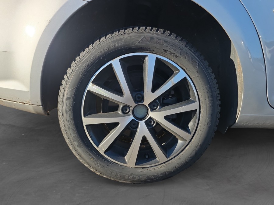 VOLKSWAGEN d'occasion TOURAN 1.6 TDI 105ch FAP Confortline de 2015