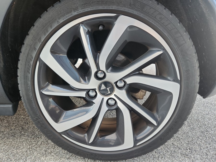 DS d'occasion DS3 1.2 PTEC de 2017 Frejus (83)﻿