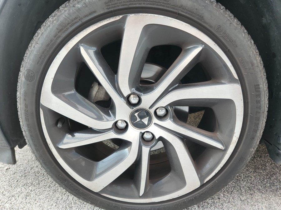 DS d'occasion DS3 1.2 PTEC de 2017 Frejus (83)﻿