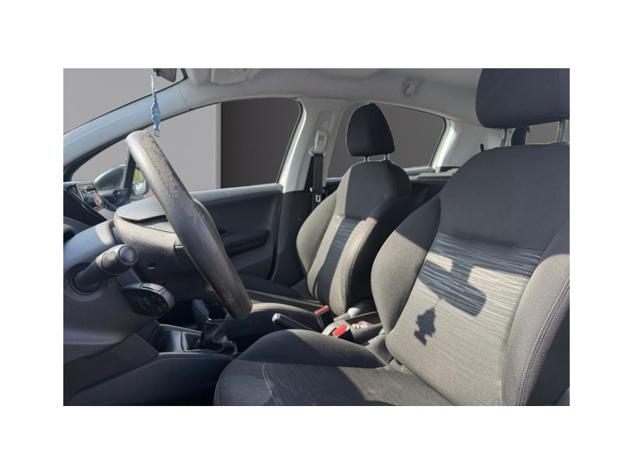 PEUGEOT d'occasion 208 I 1.6 BlueHDi de 2015 Compiègne (60)﻿