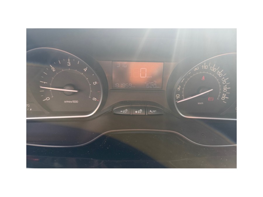 PEUGEOT d'occasion 208 I 1.6 BlueHDi de 2015 Compiègne (60)﻿