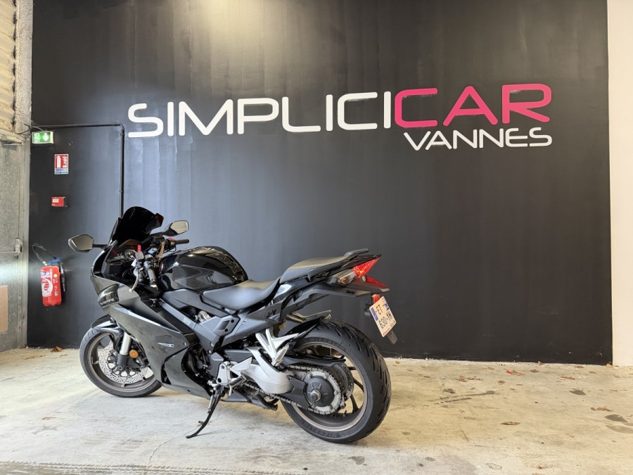HONDA d'occasion VFR800F HONDA VFR800F de 2018 Vannes (56)﻿