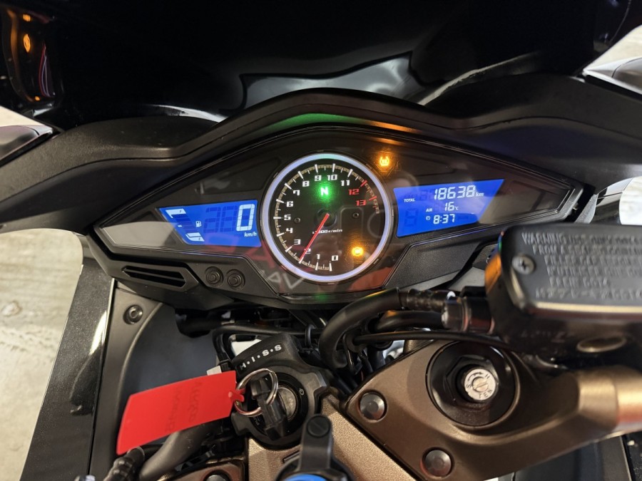 HONDA d'occasion VFR800F HONDA VFR800F de 2018 Vannes (56)﻿