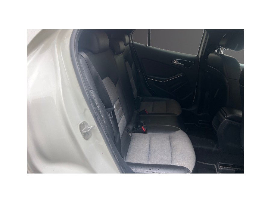 MERCEDES d'occasion CLASSE GLA GLA 200 D BUSINESS 4MATIC BA de 2016