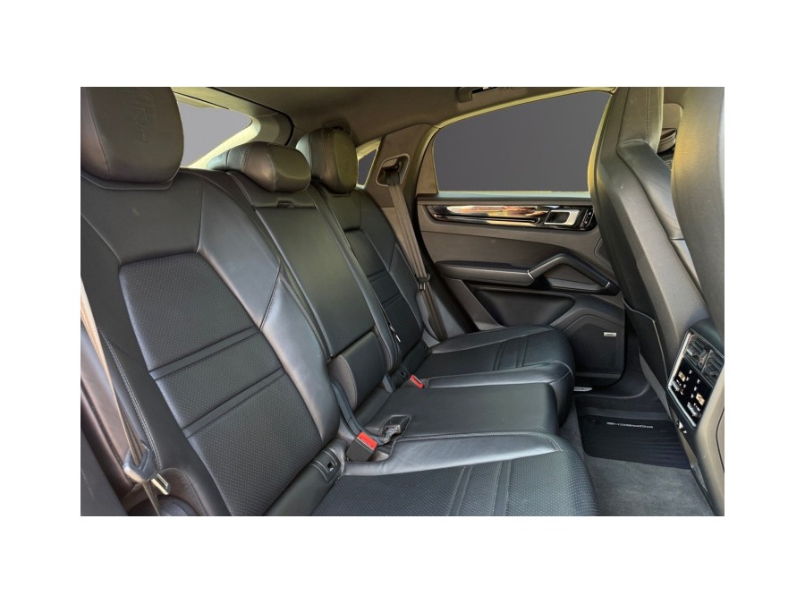 PORSCHE d'occasion CAYENNE 3.0 V6 E-HYBRID COUPE de 2020 La Ciotat