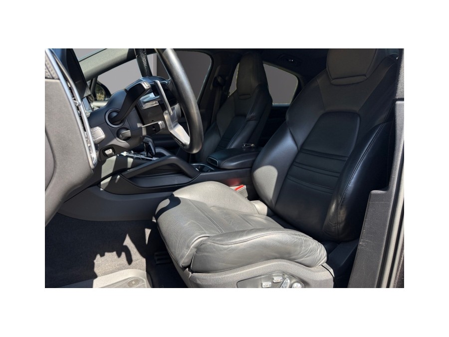 PORSCHE d'occasion CAYENNE 3.0 V6 E-HYBRID COUPE de 2020 La Ciotat