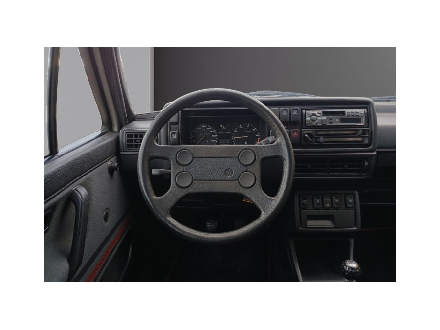 VOLKSWAGEN d'occasion GOLF GTI de 1986 La Ciotat (13)﻿