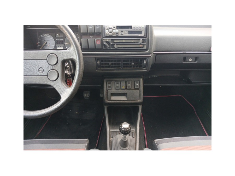 VOLKSWAGEN d'occasion GOLF GTI de 1986 La Ciotat (13)﻿