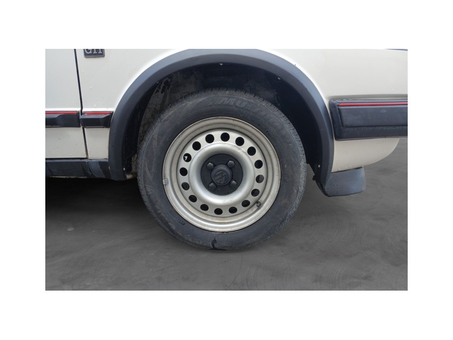 VOLKSWAGEN d'occasion GOLF GTI de 1986 La Ciotat (13)﻿