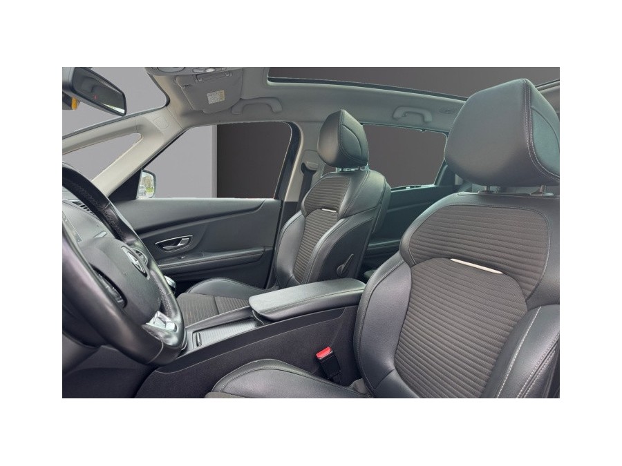 RENAULT d'occasion SCÉNIC IV Scenic dCi 130 Energy Intens de 2017