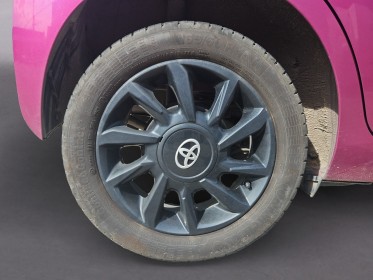 Toyota aygo pro mc18 x-play / purple / edition spéciale / garantie 12 mois occasion simplicicar lille  simplicicar...