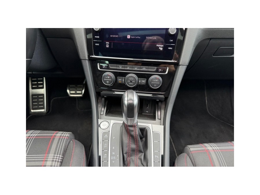 VOLKSWAGEN d'occasion GOLF GTI PIRELLI 2.0T FSI 230 DSG de 2019