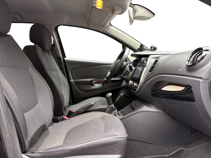 RENAULT d'occasion CAPTUR I 1.5 DCI 90 INTENS de 2015 Saint Maximin