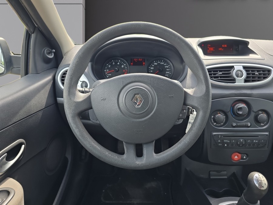 RENAULT d'occasion CLIO III RENAULT CLIO 3 ALIZEE 1.2 75 CH de 2011