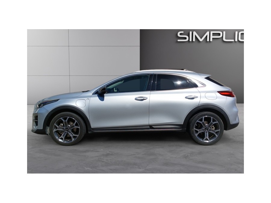 KIA d'occasion CEED XCEED 1.6 GDI 141 PHEV BLACK & WHITE EDITION de