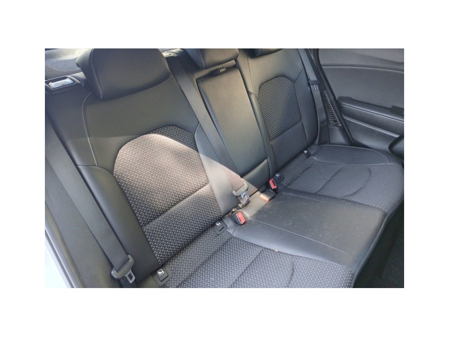 KIA d'occasion CEED XCEED 1.6 GDI 141 PHEV BLACK & WHITE EDITION de