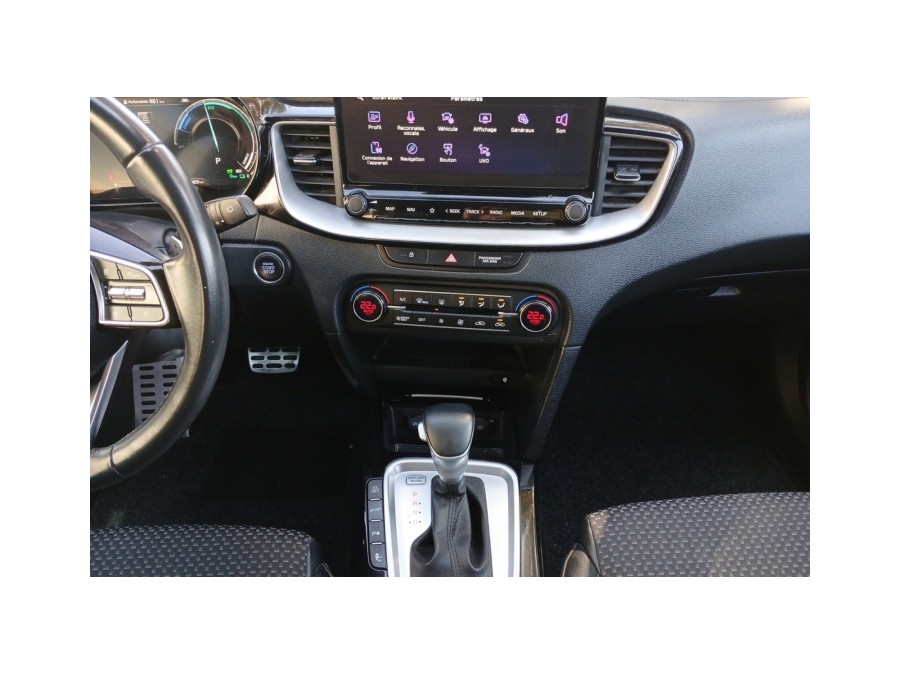 KIA d'occasion CEED XCEED 1.6 GDI 141 PHEV BLACK & WHITE EDITION de