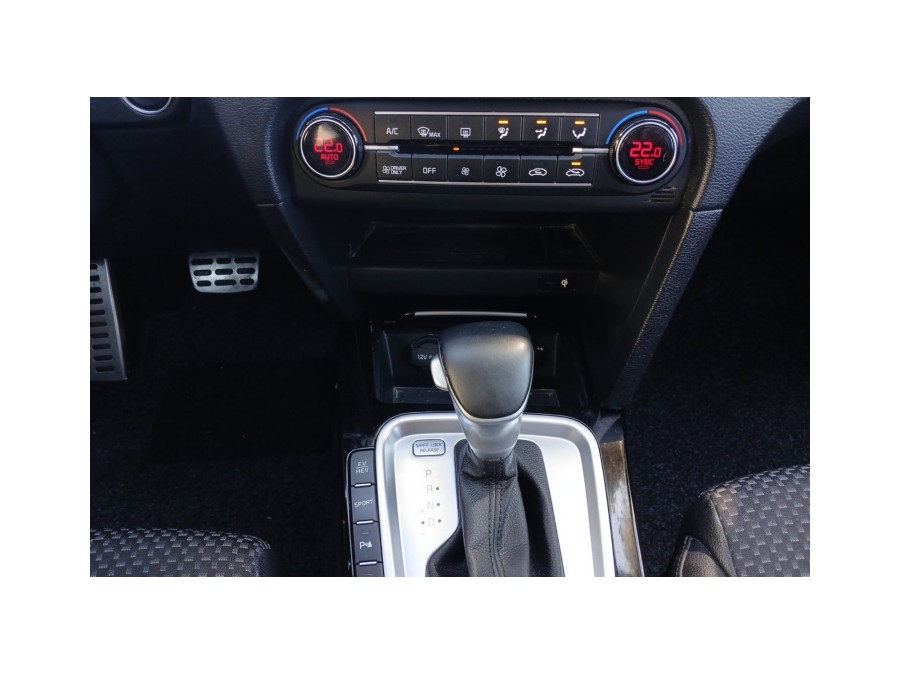 KIA d'occasion CEED XCEED 1.6 GDI 141 PHEV BLACK & WHITE EDITION de